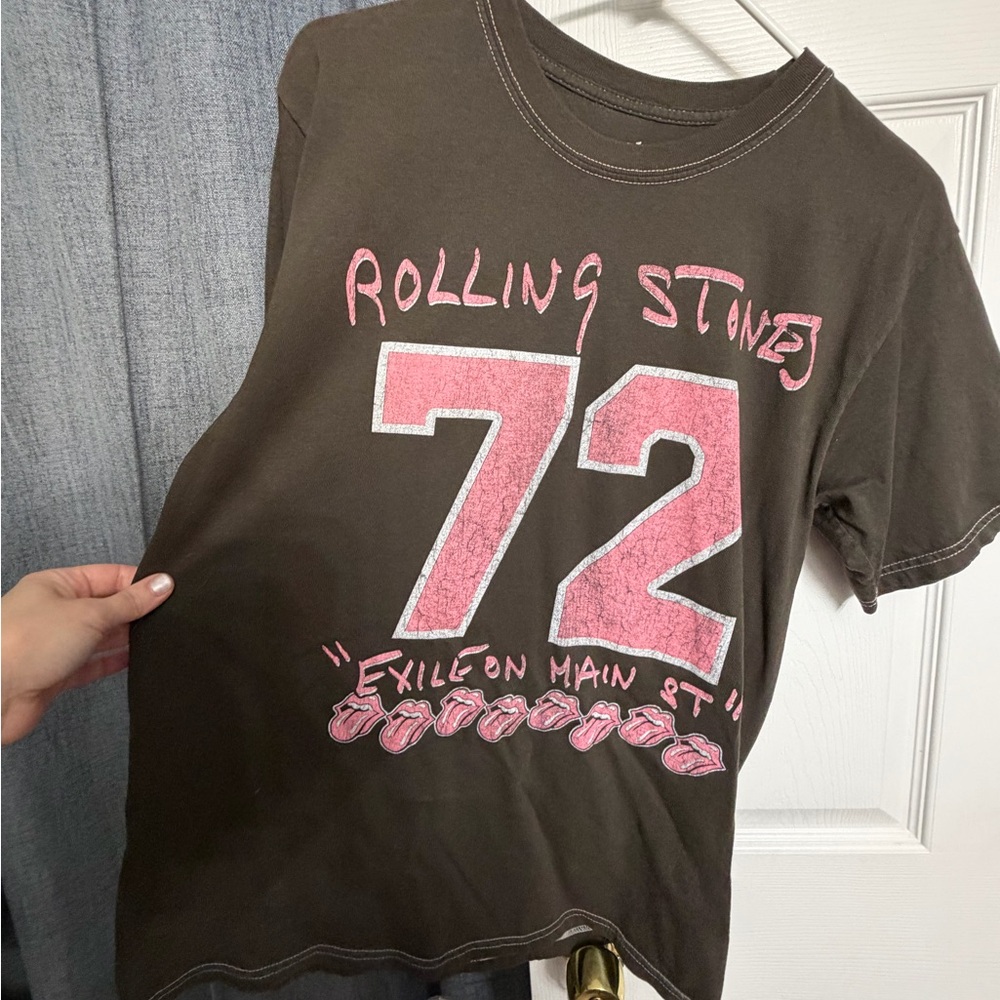 the Rolling Stones '72 Graphic Tee - Pink on Dark Brown